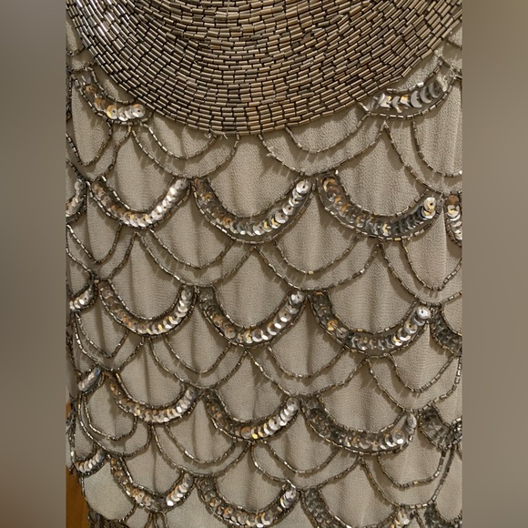 A 20’s vibe silver tone mini dress, with sequin and beads. Dropped back. - Picture 3 of 5